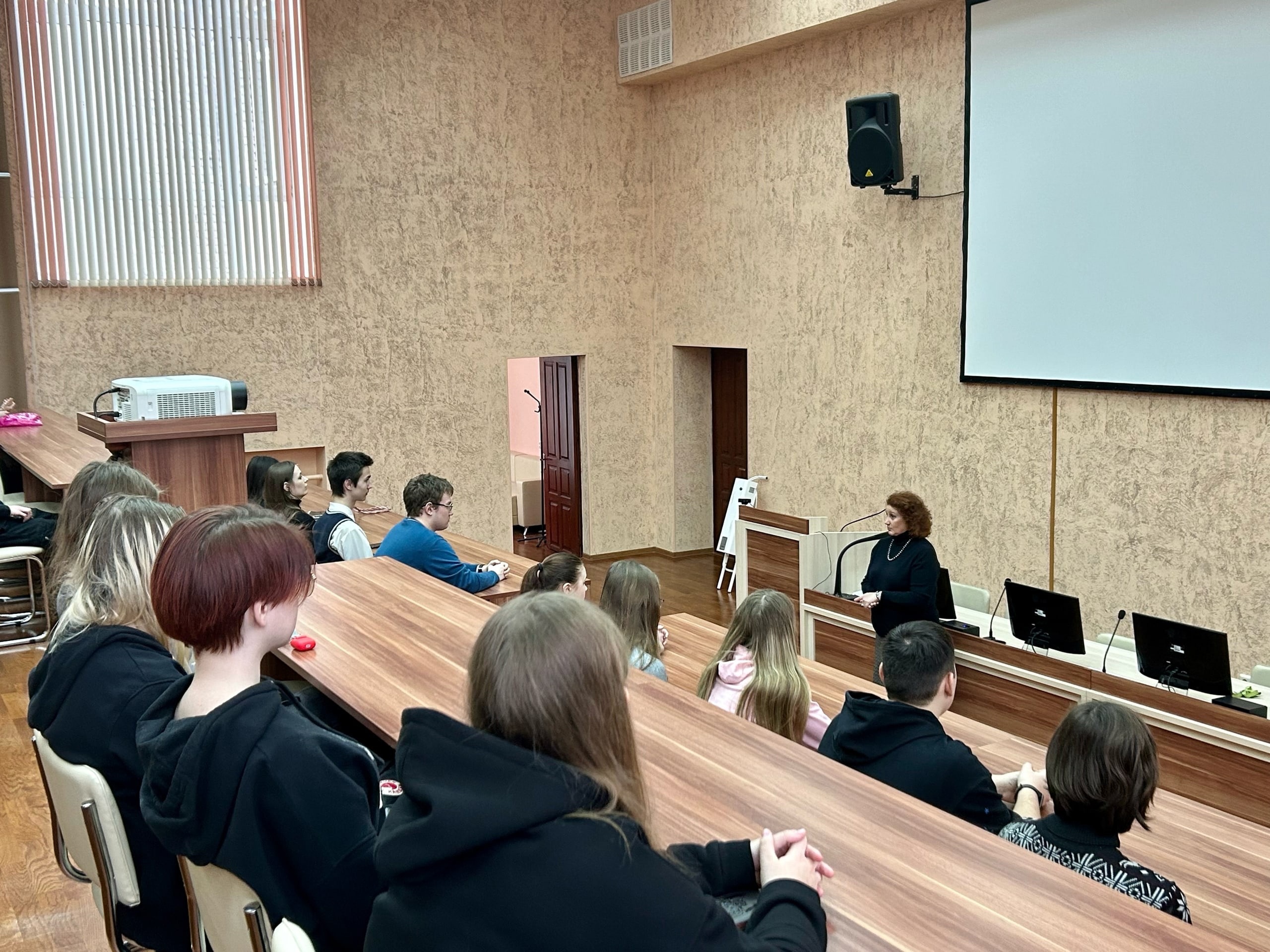 28 февраля — Внеклассный урок в ЯПЭК с В. Филинковой